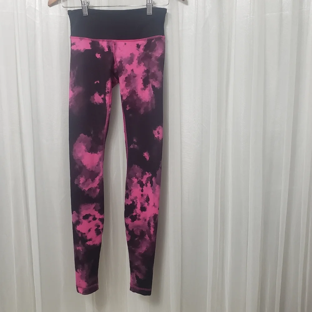 Lululemon Sz 4 Wunder Under Pant In Fuschia & Black Tie-Dye